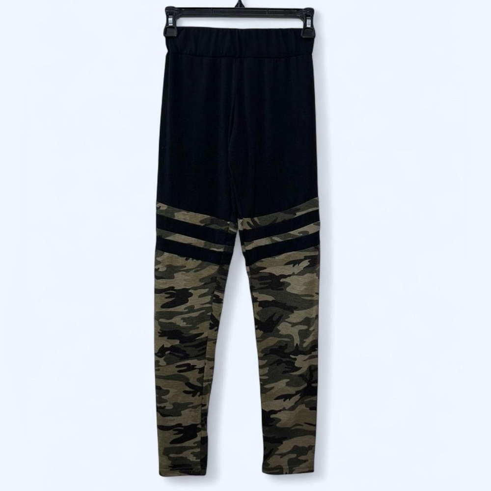 Romwe Camouflage Stripes Black Colorblock Leggings Size Large